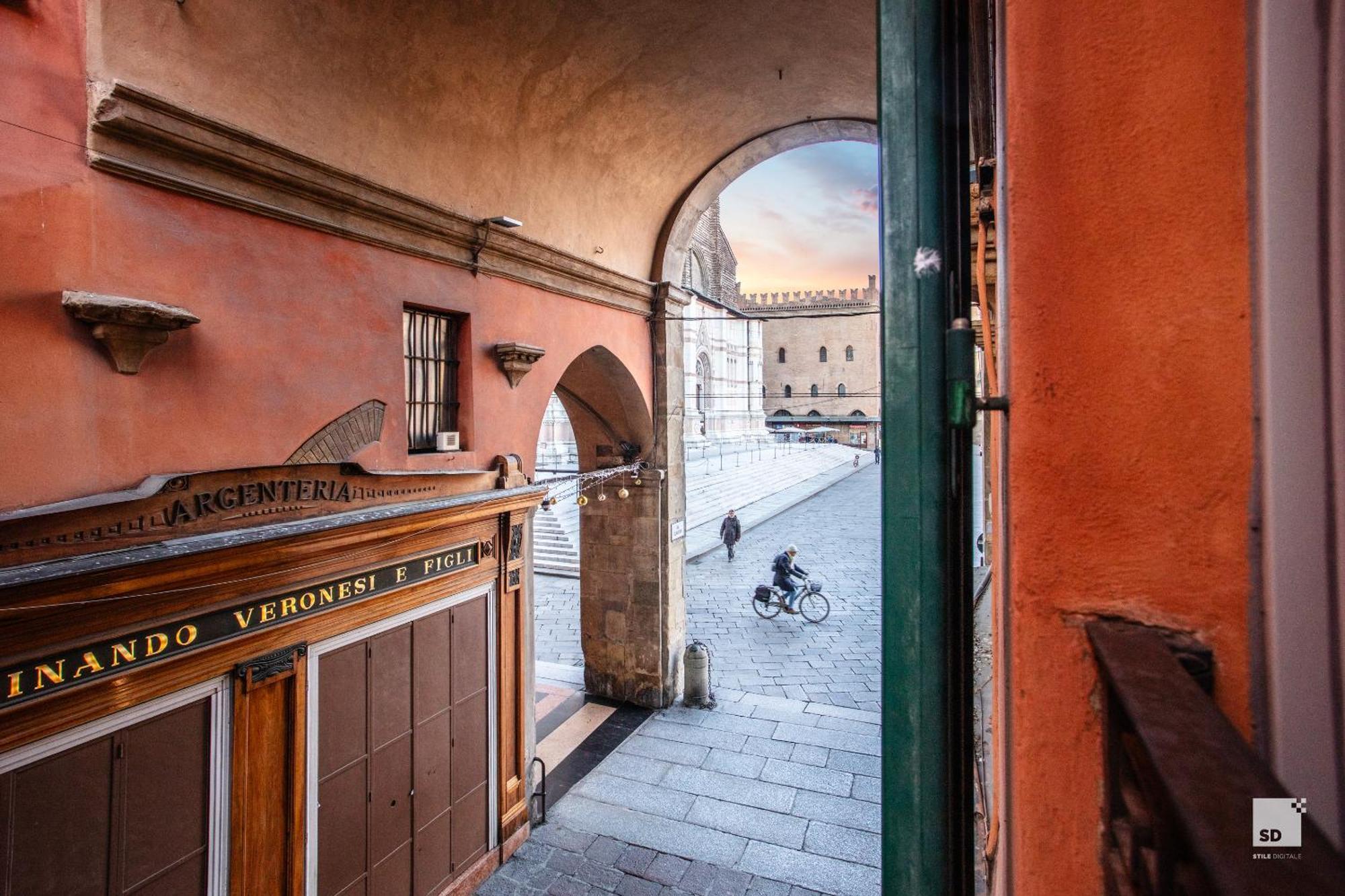 Urbanicooh Guidozagni - Piazza Maggiore View Bolonha Exterior foto